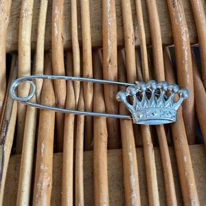 Vintage Sterling Silver Crown Brooch